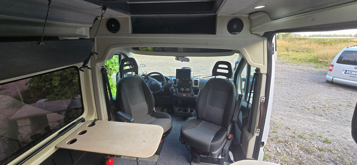 Campervan plåtis Fiat Ducato byggd husbil. 2017