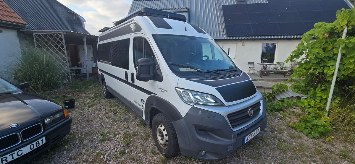 Campervan plåtis Fiat Ducato byggd husbil. 2017