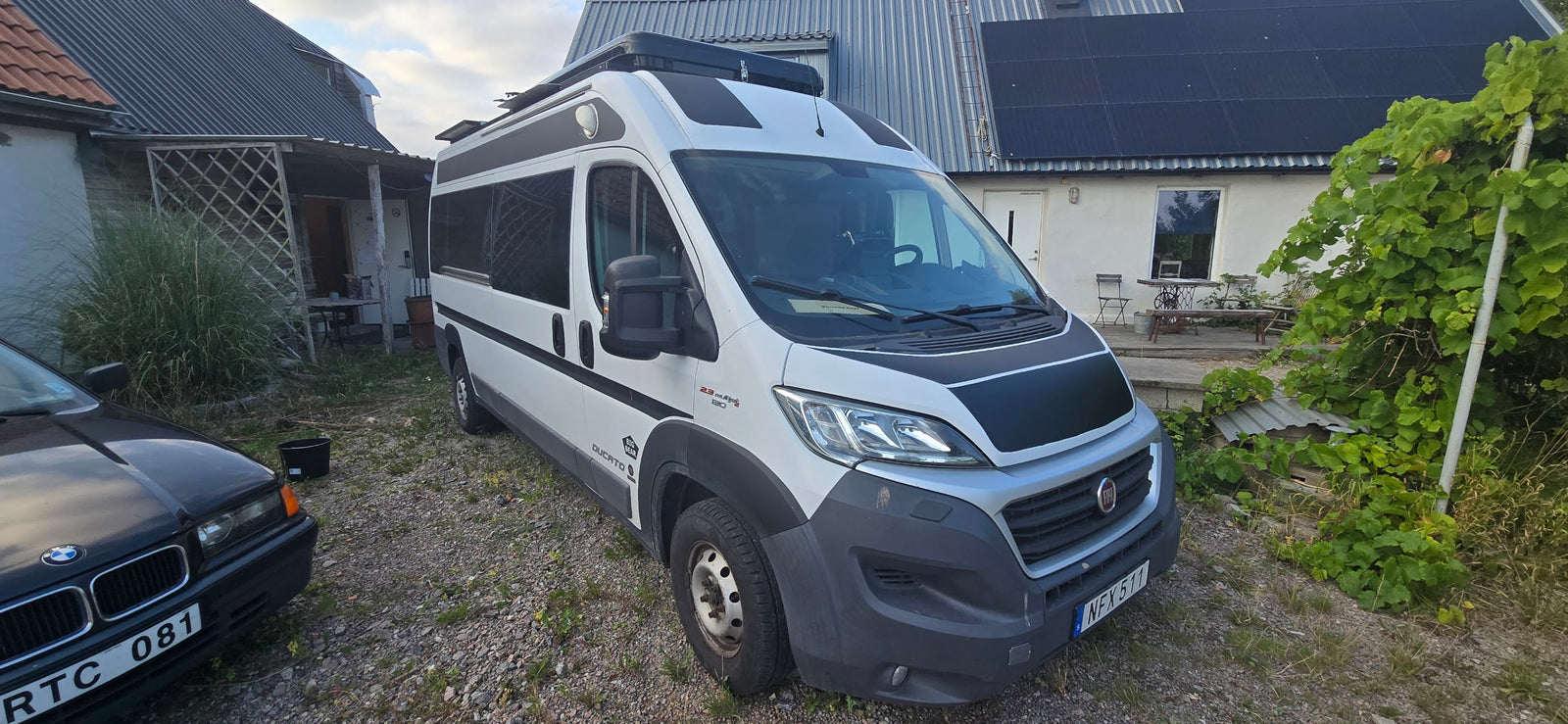 Campervan plåtis Fiat Ducato byggd husbil. 2017