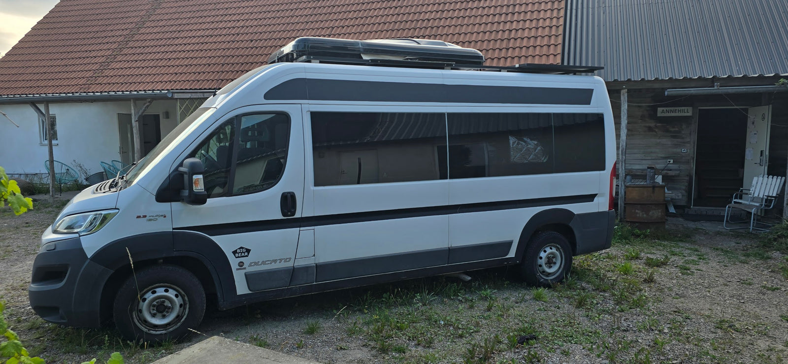 Campervan plåtis Fiat Ducato byggd husbil. 2017