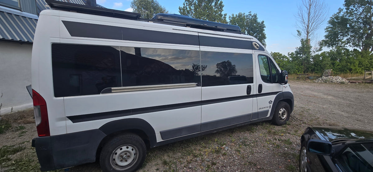 Campervan plåtis Fiat Ducato byggd husbil. 2017