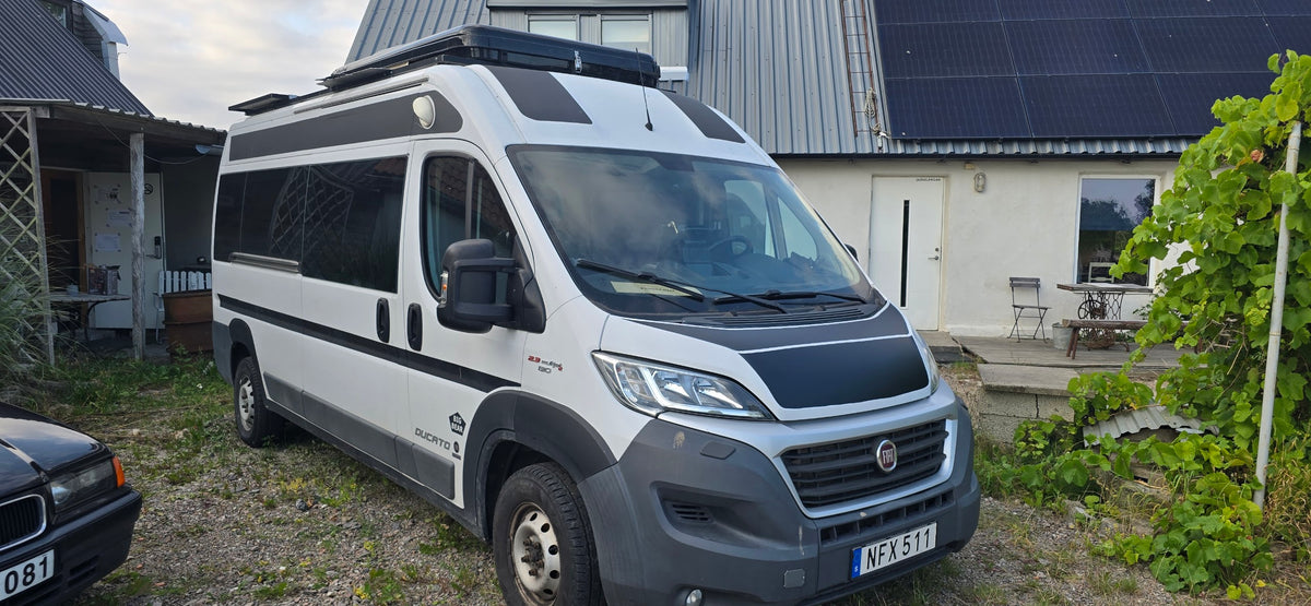 Campervan plåtis Fiat Ducato byggd husbil. 2017