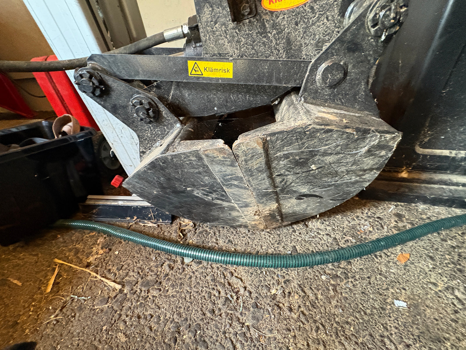 Alstor 840 PRO 8x8 – Skotare/Skördare
