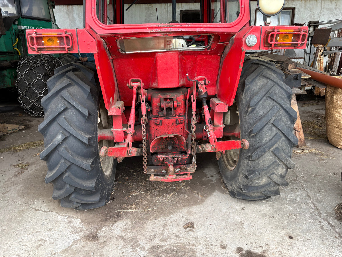 Traktor International 444