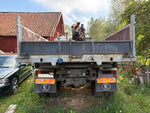 Lastbil Scania P92H 4X2 med lyftkran