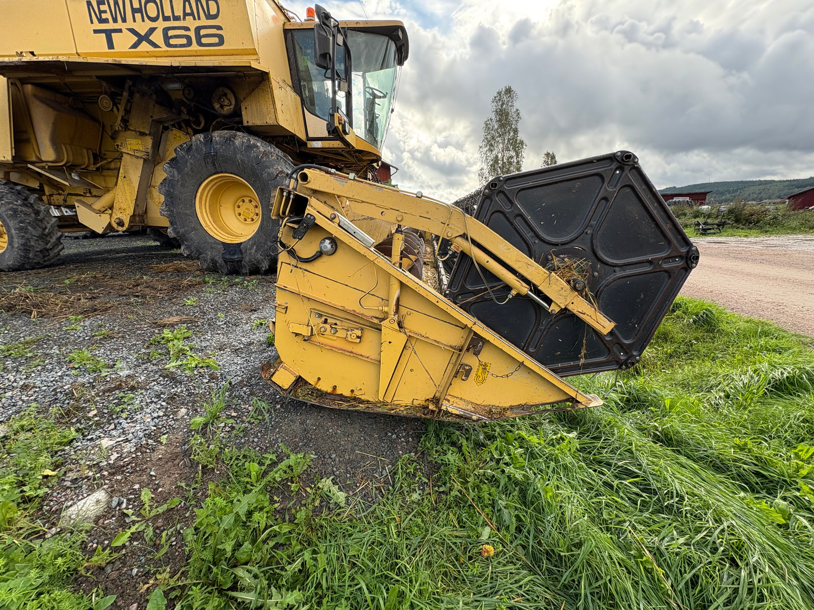 Skördetröska - New Holland TX66 Plus