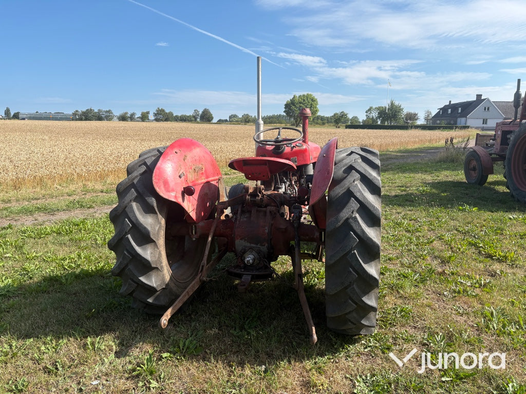 Traktor - Massey Ferguson, 35