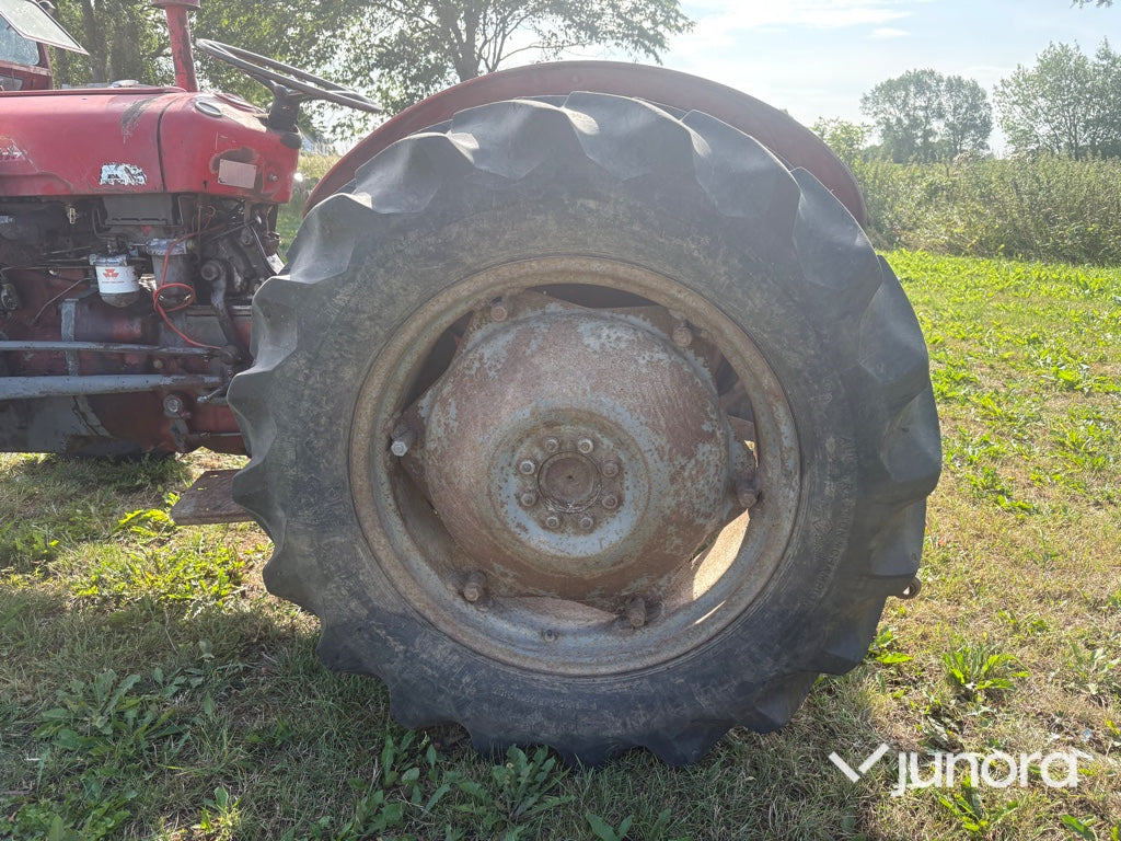 Traktor - Massey Ferguson, 35