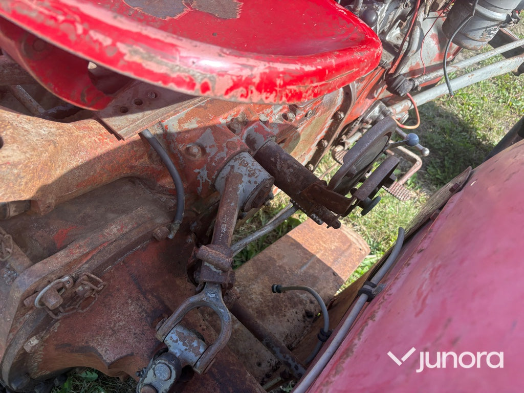 Traktor - Massey Ferguson, 35