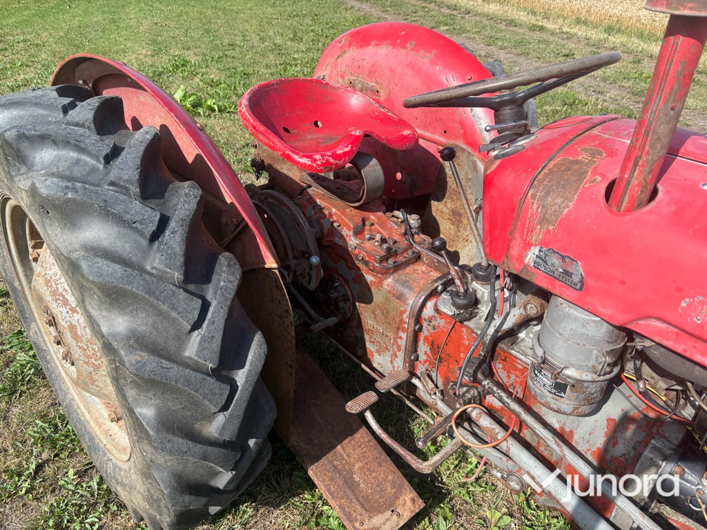 Traktor - Massey Ferguson, 35
