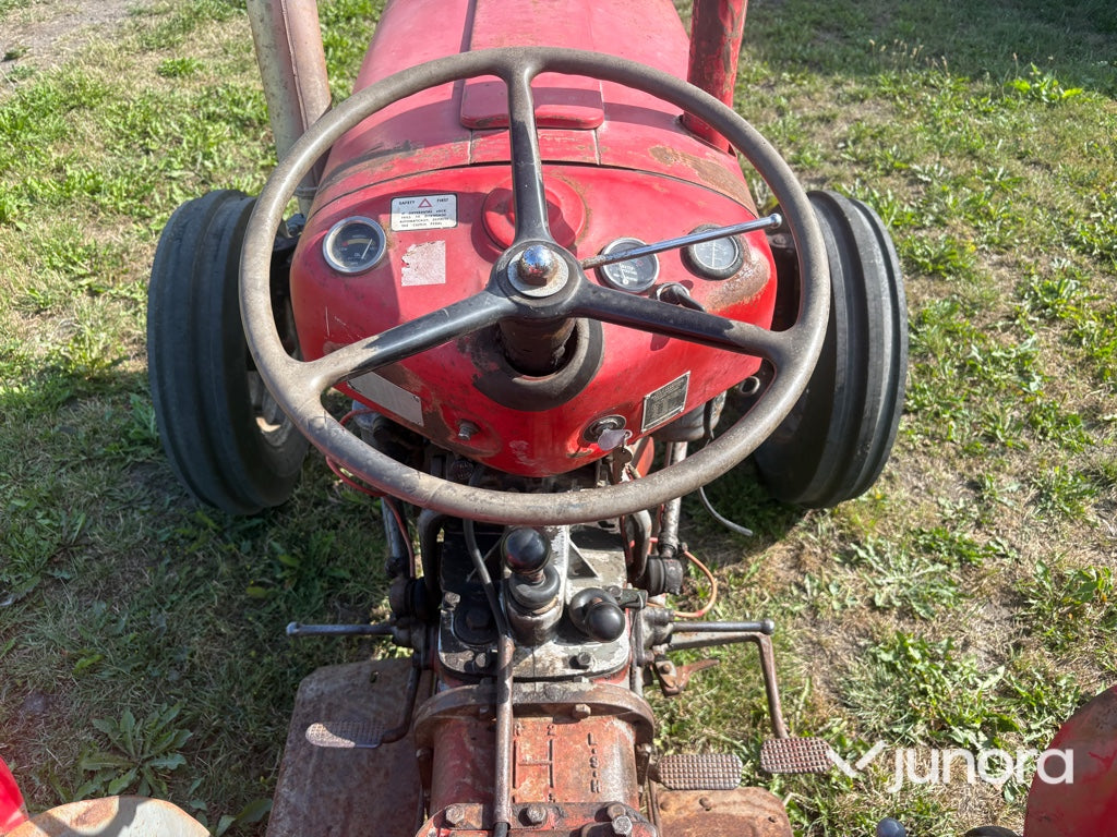 Traktor - Massey Ferguson, 35