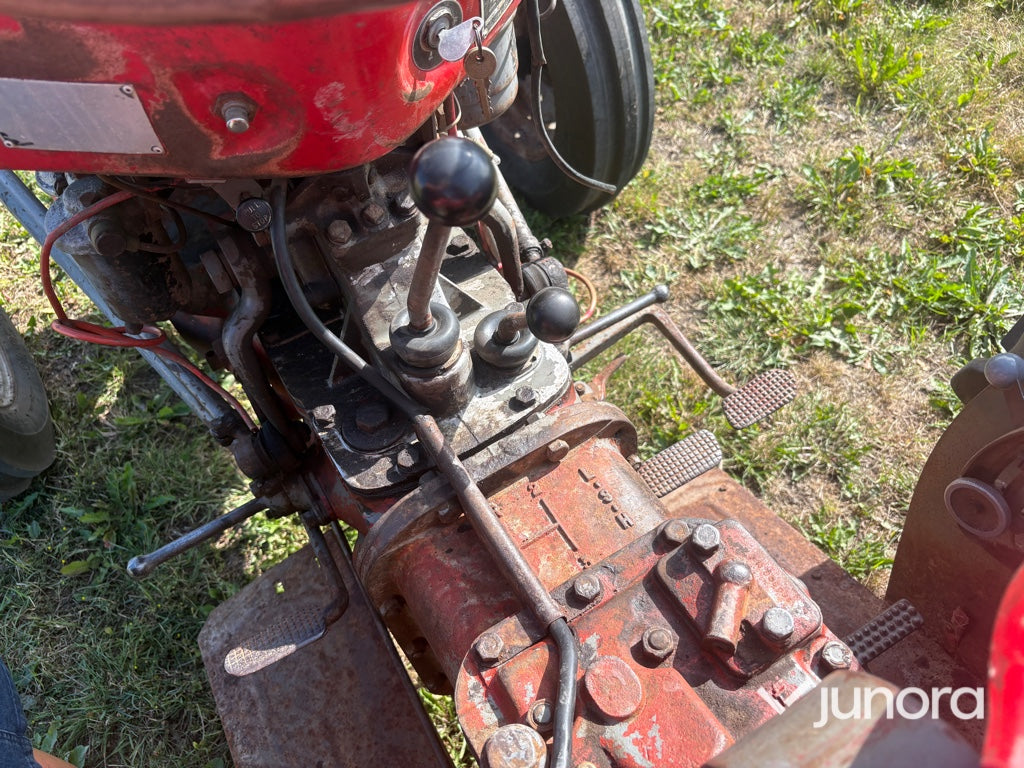 Traktor - Massey Ferguson, 35