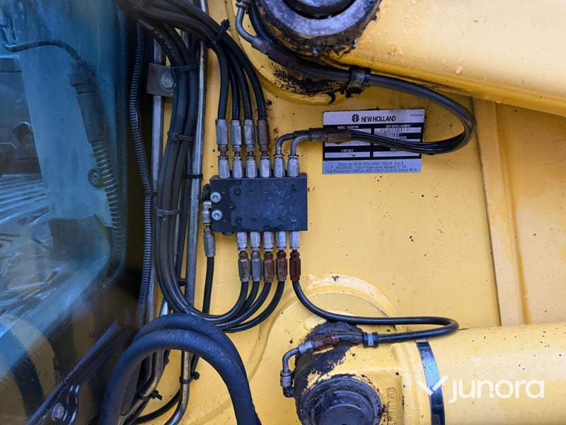 Traktorgrävare - New Holland LB115