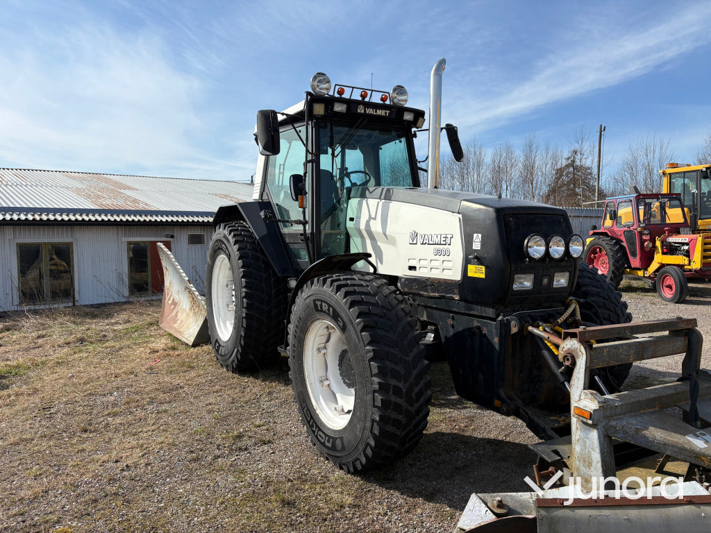 Traktor - Valmet, 8300