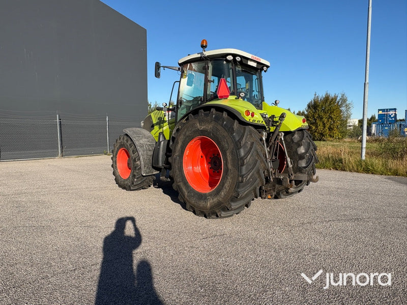 Traktor Claas Axion 850