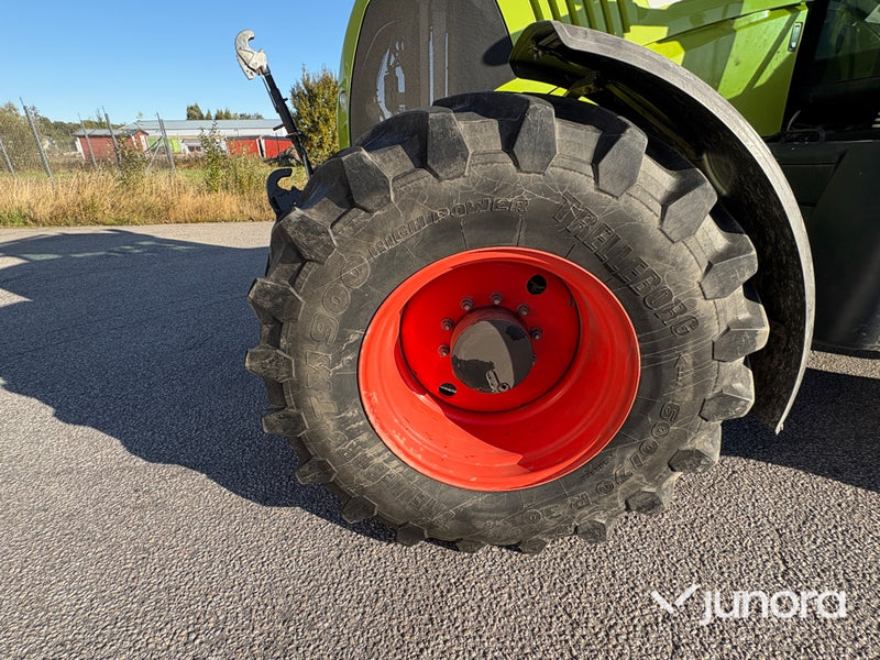 Traktor Claas Axion 850