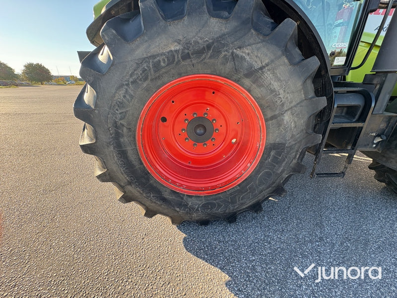 Traktor Claas Axion 850