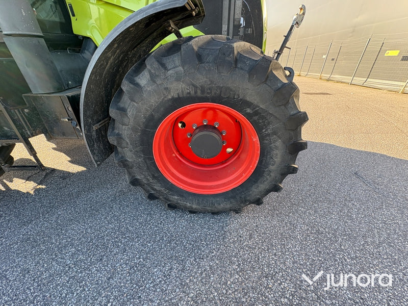 Traktor Claas Axion 850
