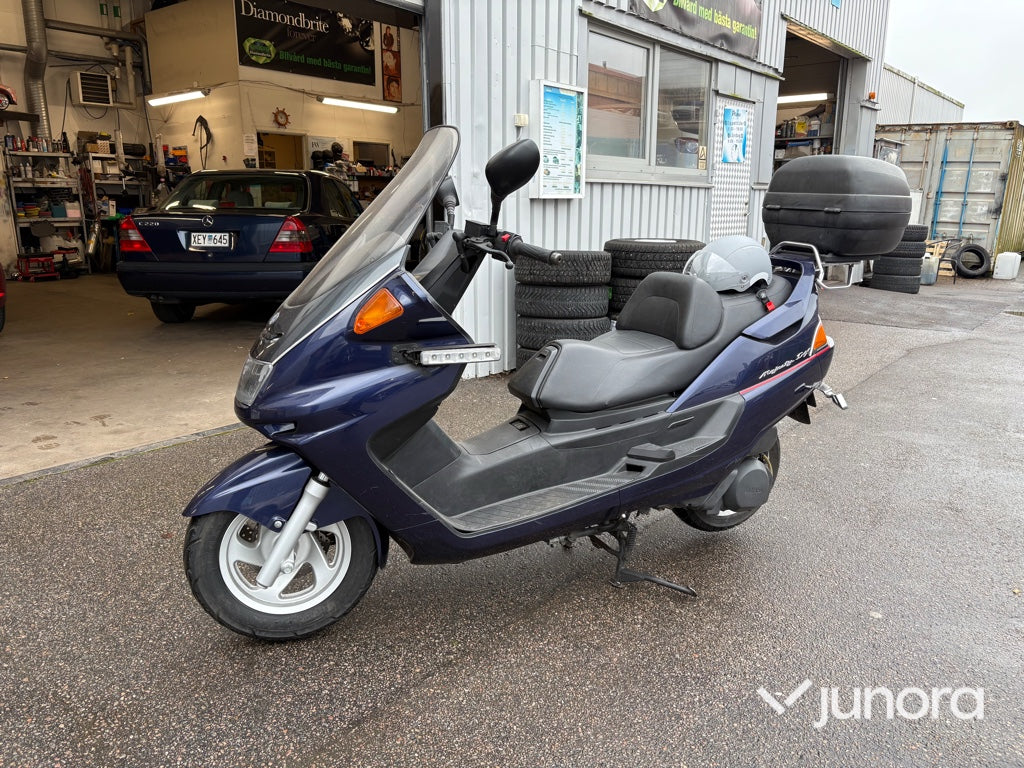 Motorcykel Yamaha YP250D SG 02
