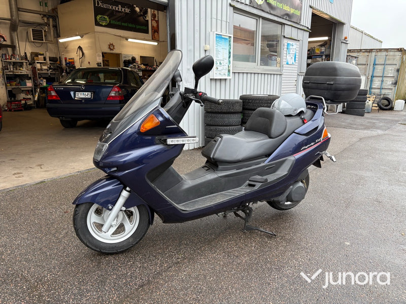 Motorcykel Yamaha YP250D SG 02