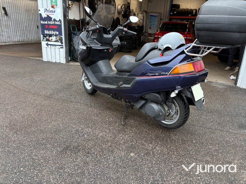 Motorcykel Yamaha YP250D SG 02