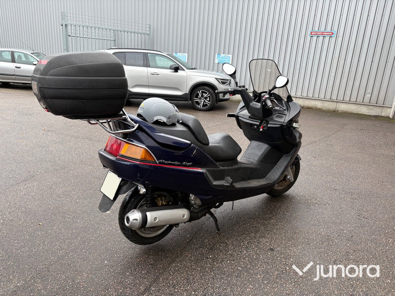 Motorcykel Yamaha YP250D SG 02