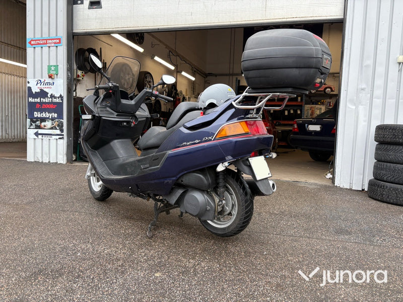 Motorcykel Yamaha YP250D SG 02
