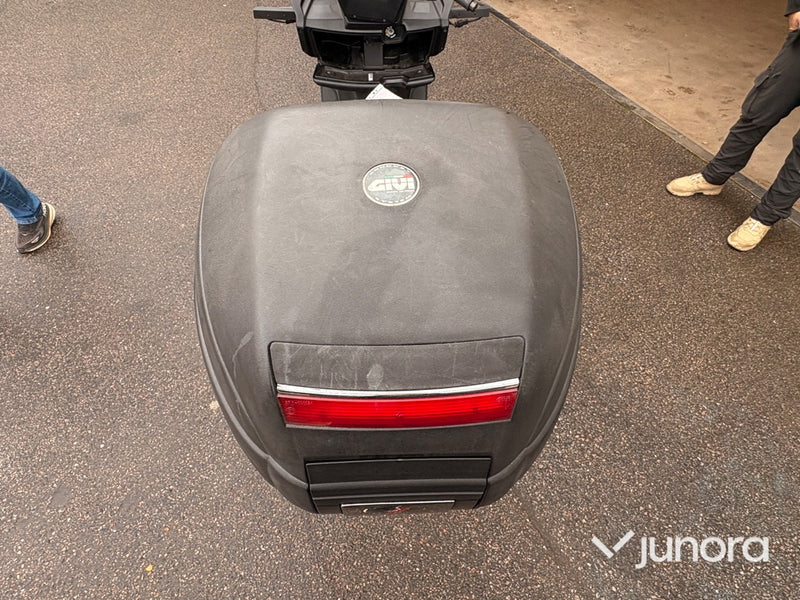 Motorcykel Yamaha YP250D SG 02