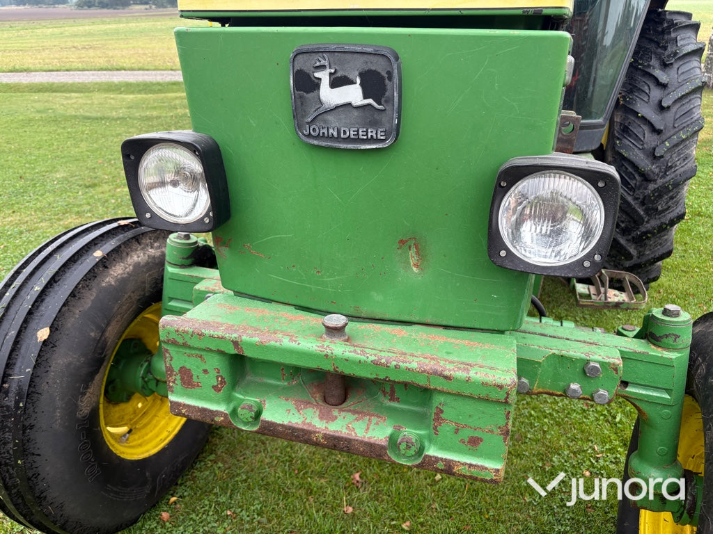 Traktor John Deere 2250
