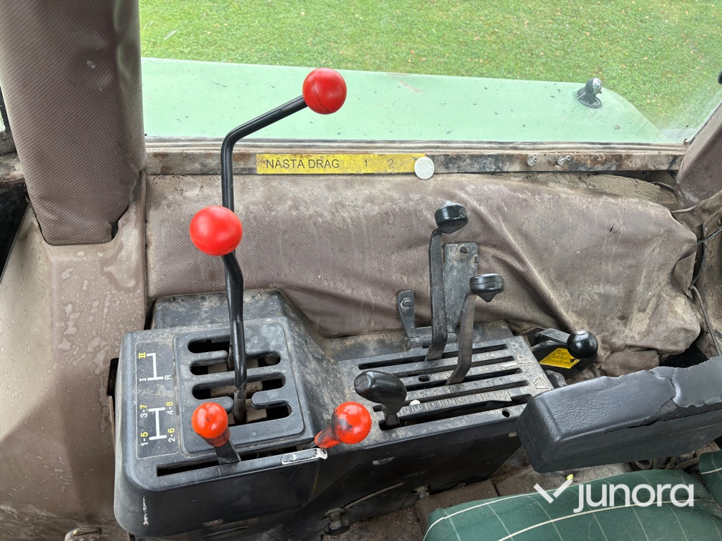 Traktor John Deere 2250