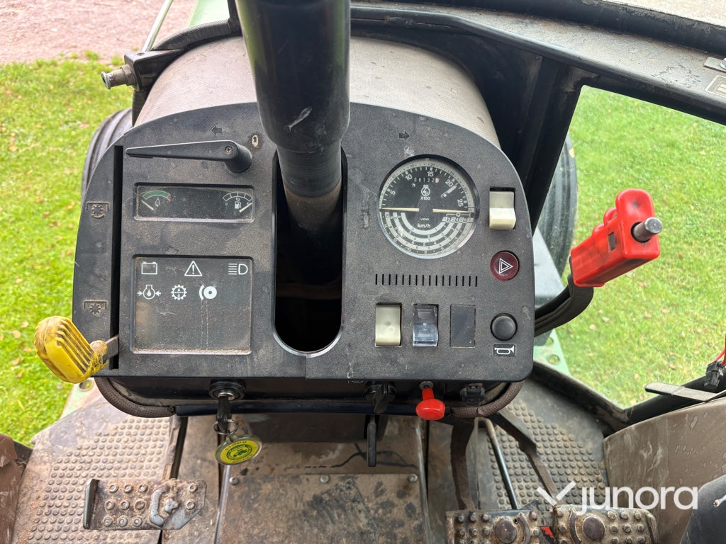 Traktor John Deere 2250