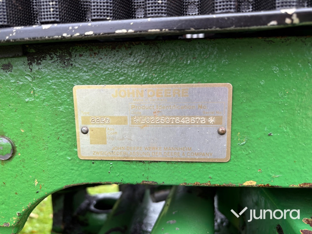 Traktor John Deere 2250