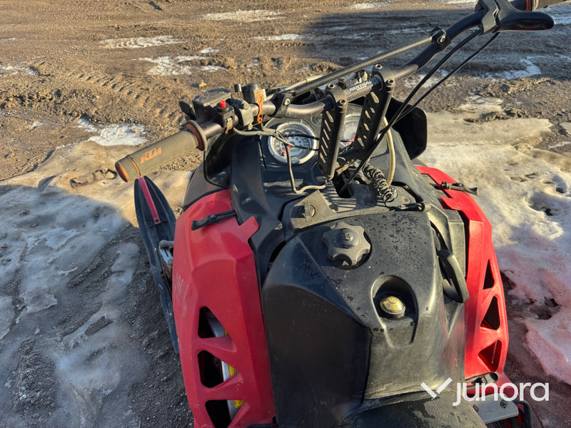 Snöskoter - Lynx, Rave