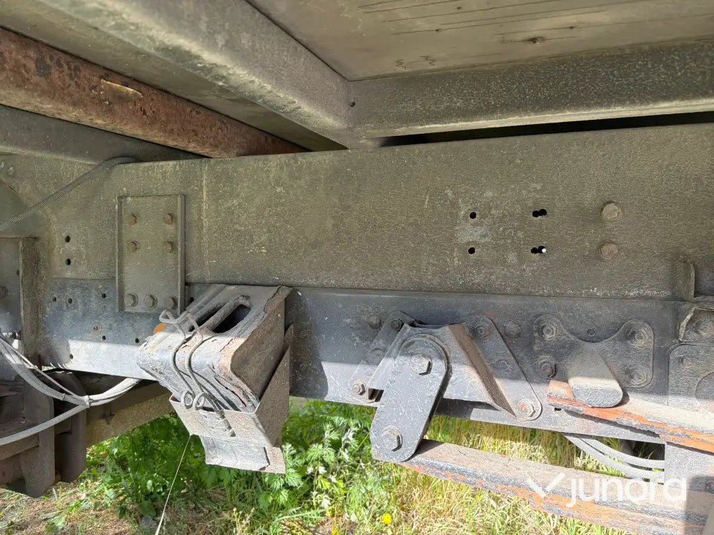 Lastbil - Iveco 80E18 med högt skåp
