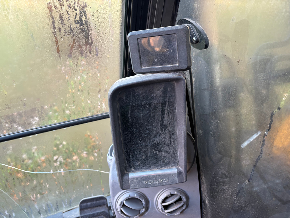 Bandgrävare - Volvo ECR235DL med tiltrotator