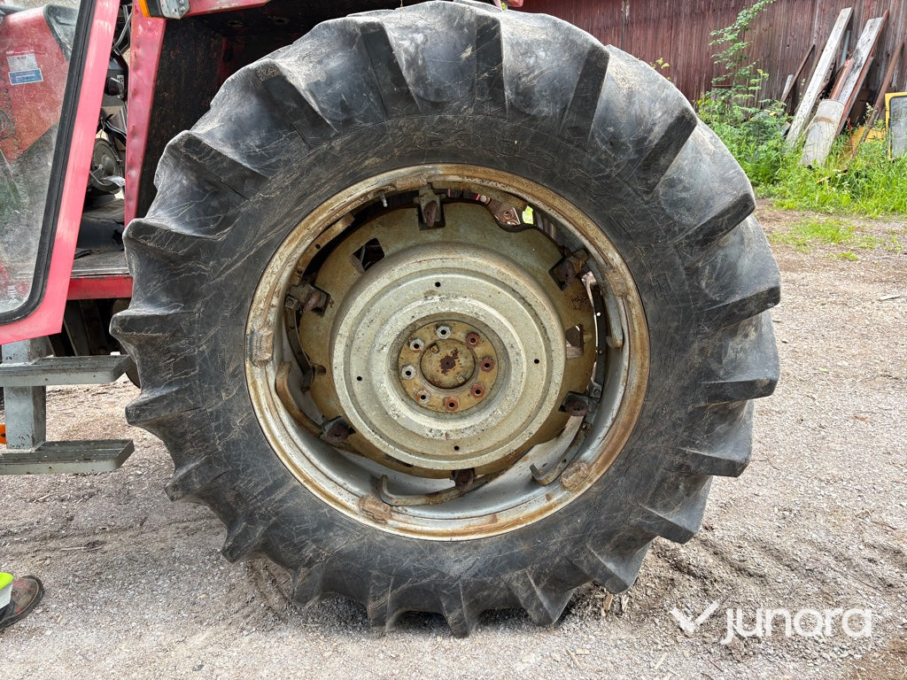 Traktor - Massey Ferguson, 595