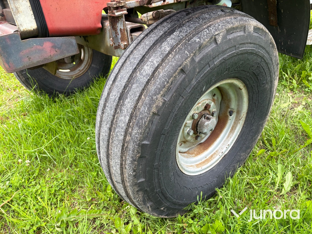 Traktor - Massey Ferguson, 595