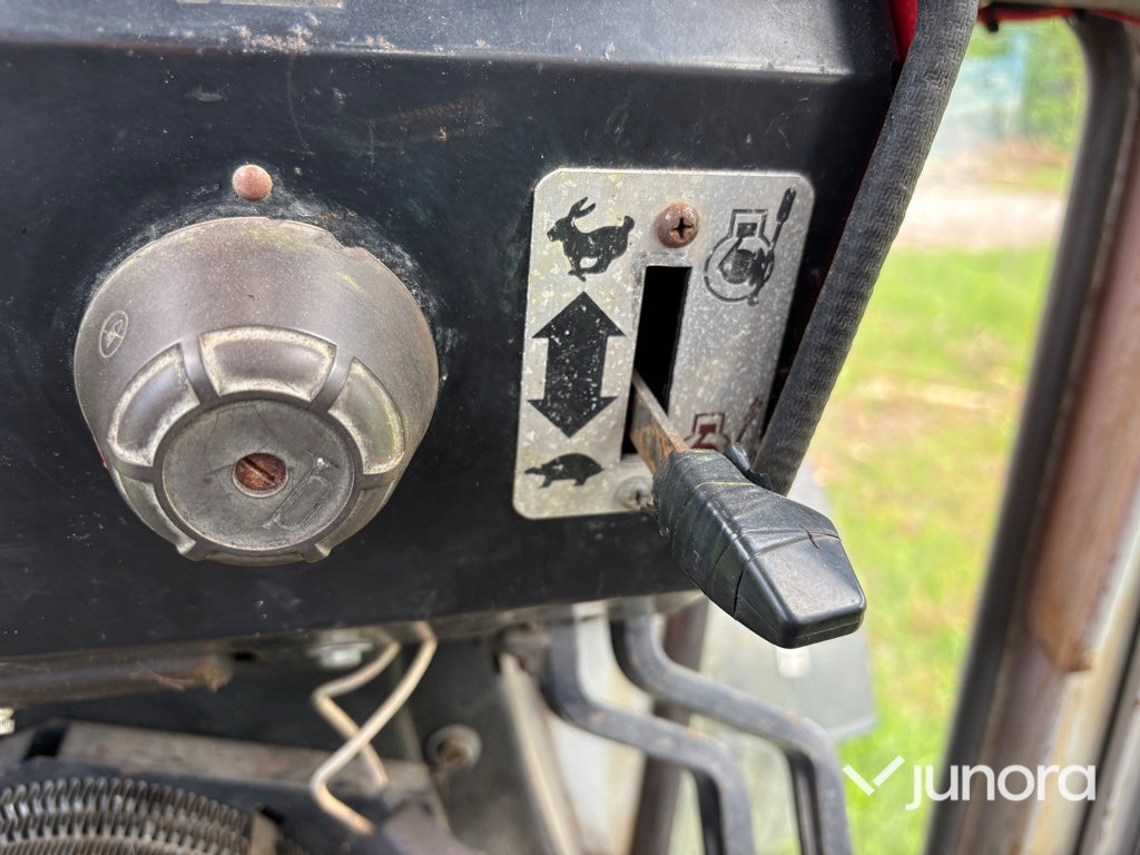 Traktor - Massey Ferguson, 595