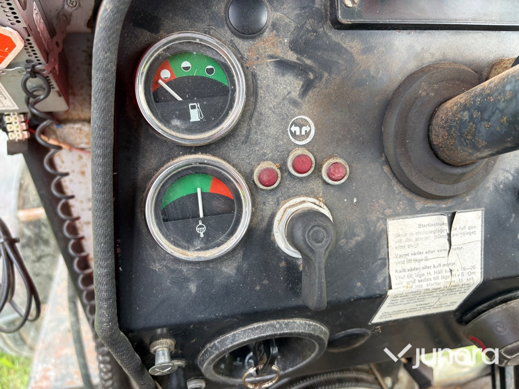 Traktor - Massey Ferguson, 595