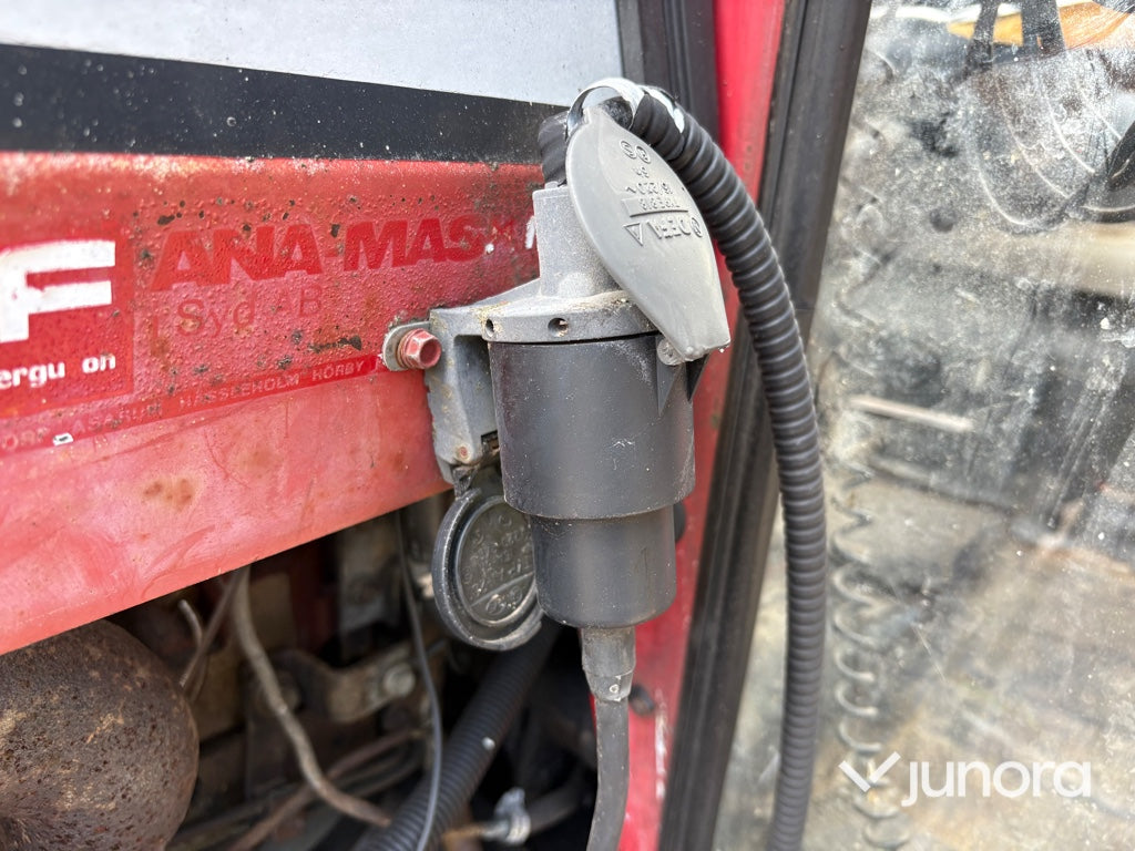 Traktor - Massey Ferguson, 595