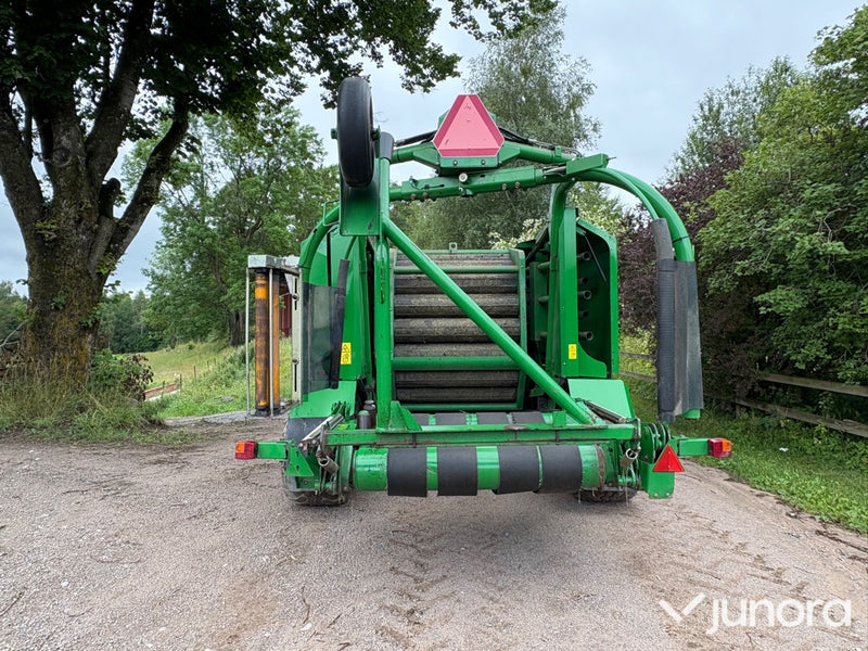 Balspress John Deere 678