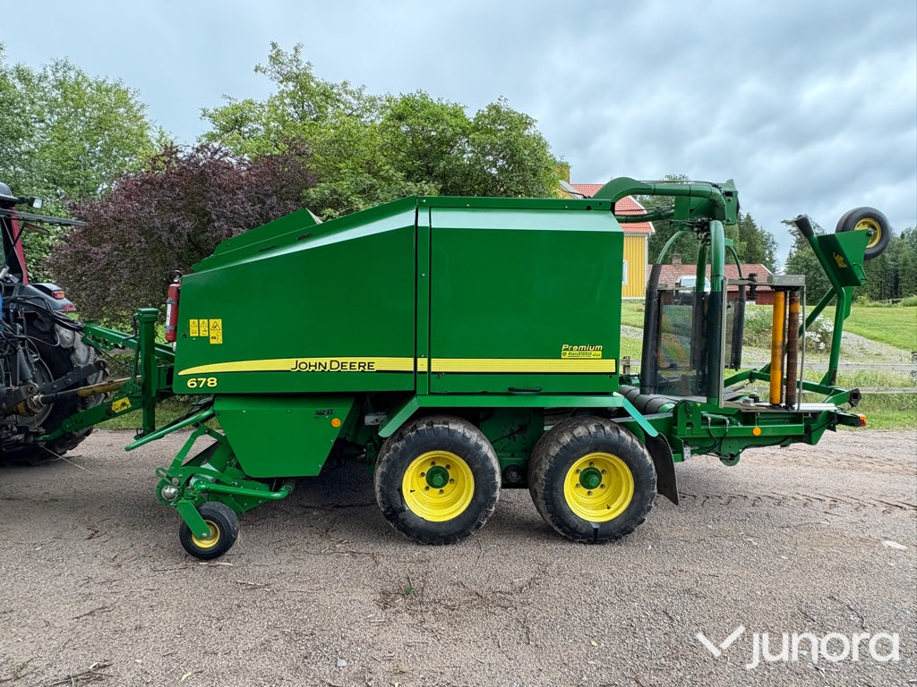 Balspress John Deere 678