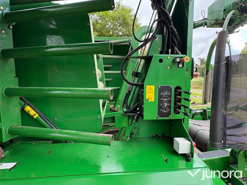 Balspress John Deere 678