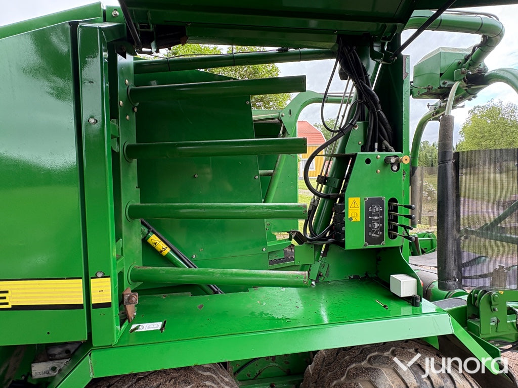 Balspress John Deere 678