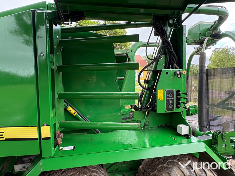Balspress John Deere 678