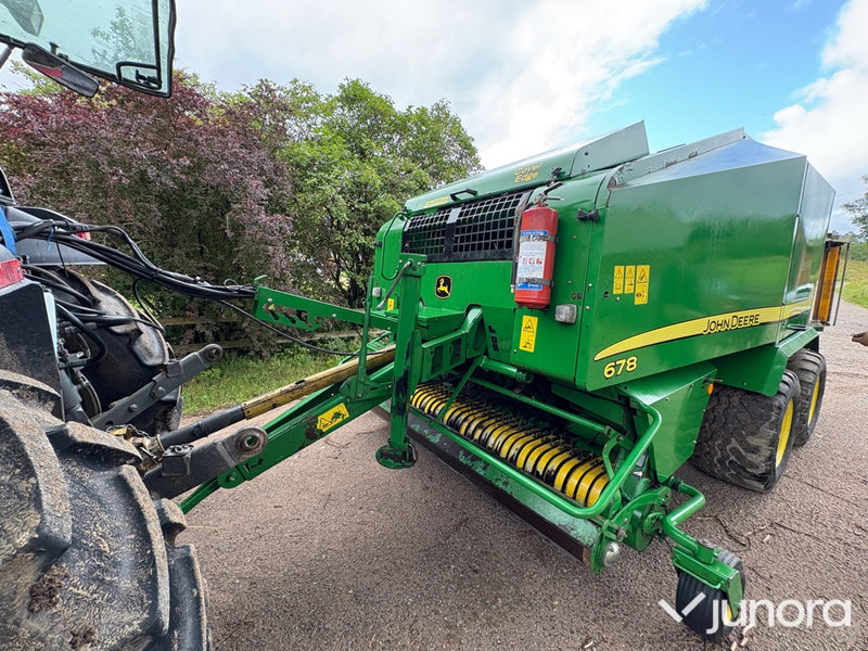 Balspress John Deere 678