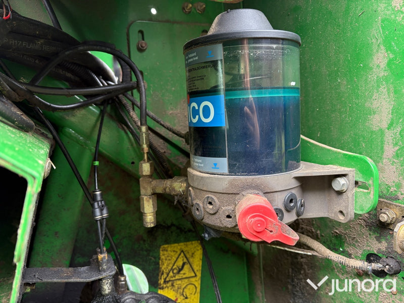 Balspress John Deere 678