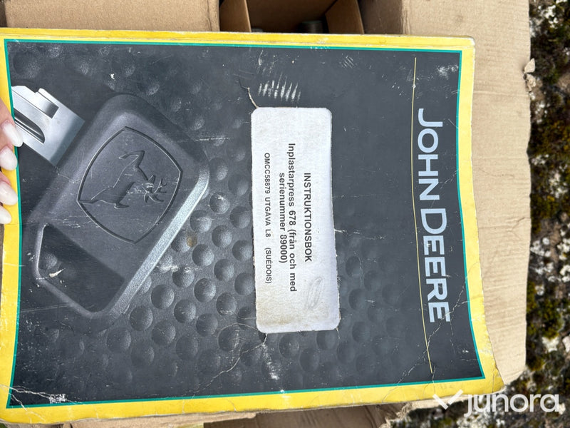 Balspress John Deere 678