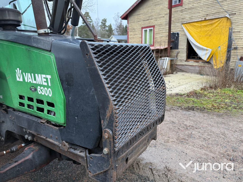 Traktor - Valmet 6300, Skogsutrustad