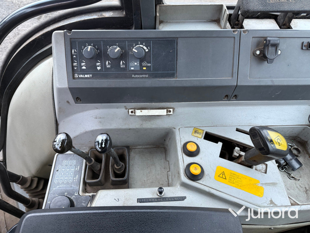 Traktor - Valmet 6300, Skogsutrustad
